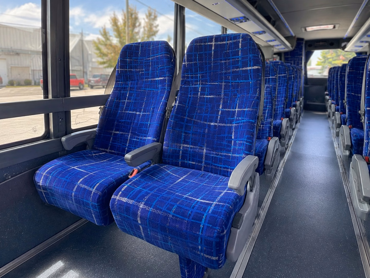 charter bus rentals for fan groups heading to acrisure arena in palm springs